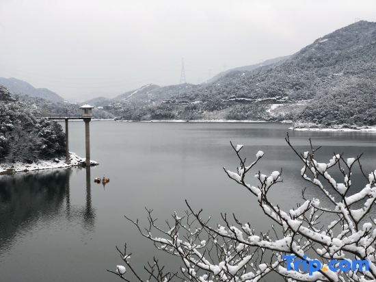Ханчжоу: Qiandai Shanju Holiday Hotel (Jingshan)