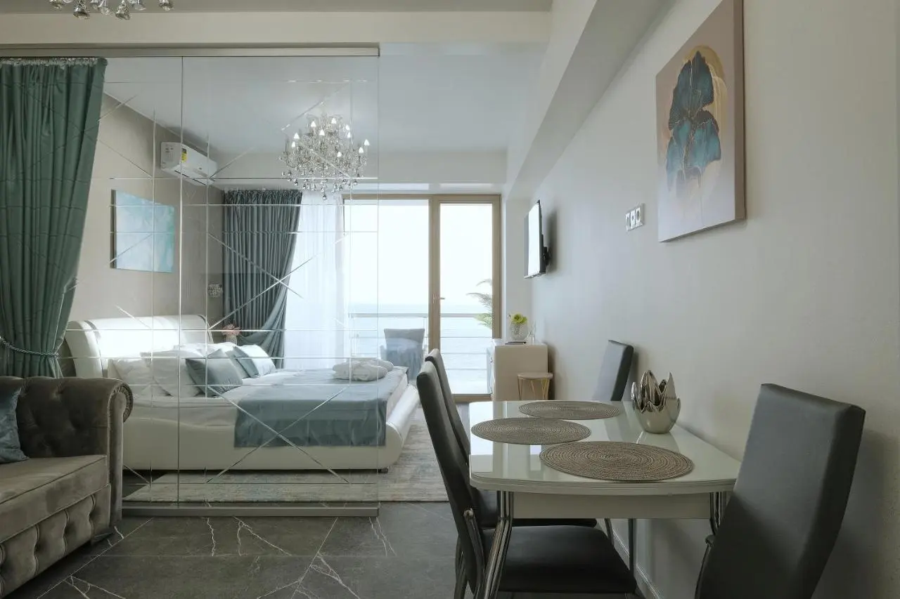 Сочи: "Serenity Premium apartments" с панорамным видом на море