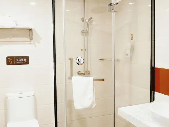 Чунцин: 7 Days Premium (Chongqing Qianjiang Airport, High-Speed Railway Station)