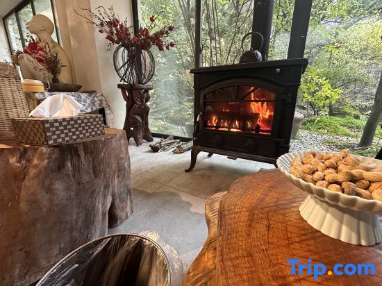 Чэнду: Minshuku Forest Hot Spring Guest House