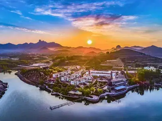 Yungu Xiangjiju Hot Spring Holiday Hotel — фото 1