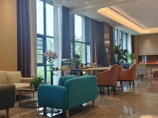 Куньмин: Country Inn & Suites by Radisson, Kunming Changshui International Airport