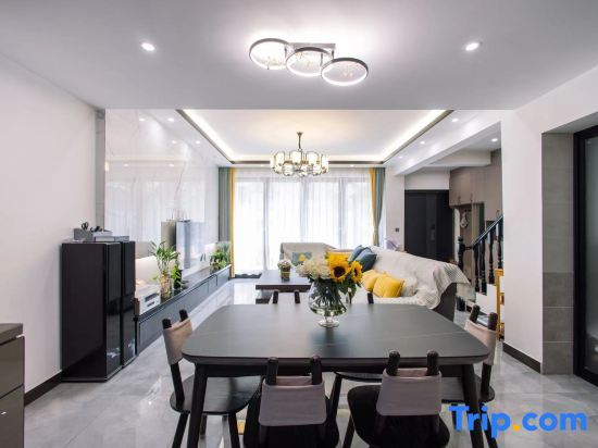 Дали: Dali Cangle Homestay Guanshan Lanyue Garden Holiday Villa