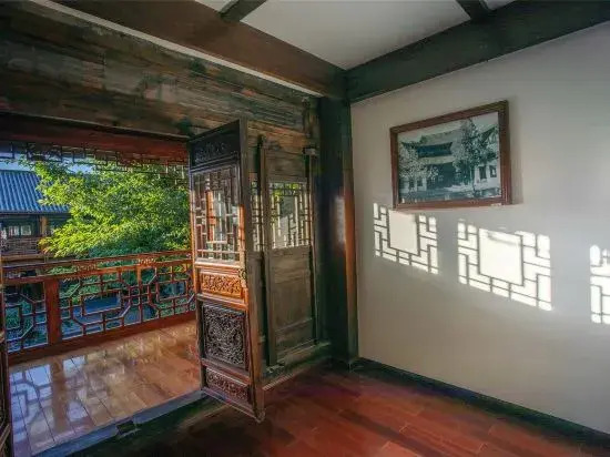 Дали: Heqing Cunshi Manor · YouRan Residence