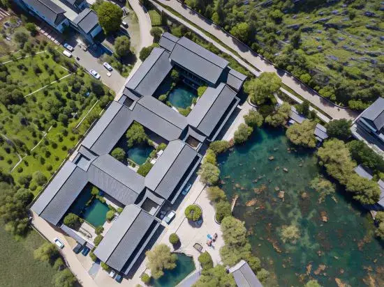 Дали: Heqing Cunshi Manor · YouRan Residence