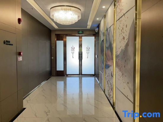 Padun International All Suite Apartment (Wuhan High-speed Railway Station West Square) — фото 1