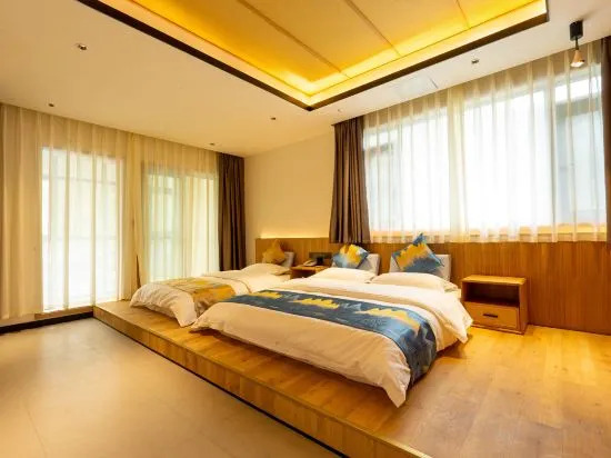 Фэньи: Wenchuan Yiyu Homestay