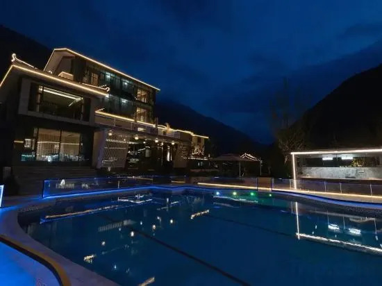 Фэньи: Wenchuan Yiyu Homestay