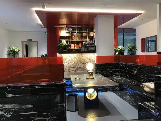 Фэньи: Wenchuan Yiyu Homestay
