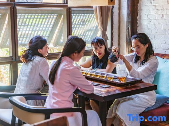 Гуанъюань: Zhanyu Shanju·Jiangjing Designer Homestay