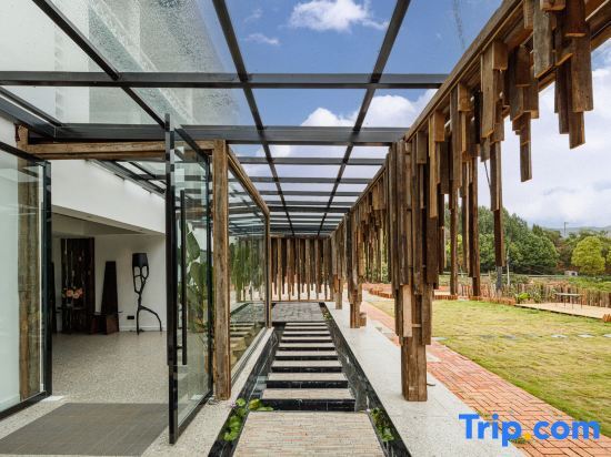 Гуанъюань: Zhanyu Shanju·Jiangjing Designer Homestay