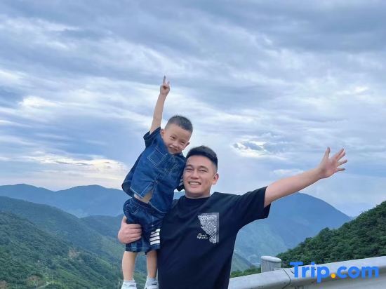 Хучжоу: Xiaowa's family wild luxury party group building parent-child homestay