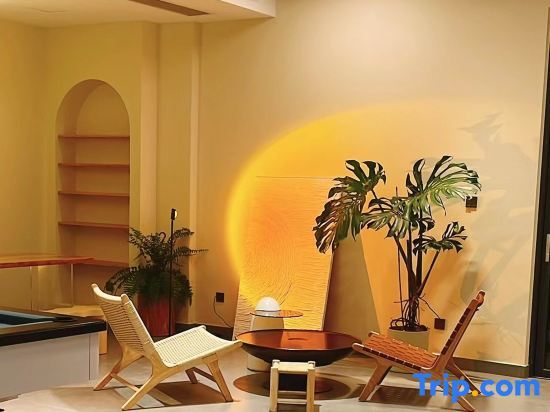 Хучжоу: Xiaowa's family wild luxury party group building parent-child homestay