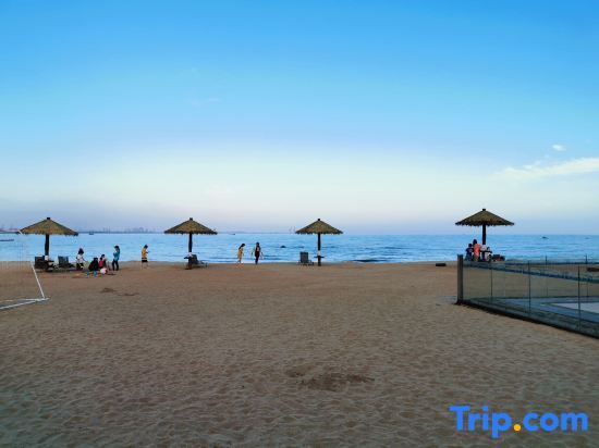 Фанчэнган: Rococo Rainforest Beach Villa Seaview Hotel (Sankuaishi Bailangtan Branch)