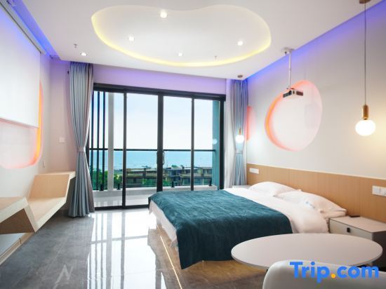 Фанчэнган: Rococo Rainforest Beach Villa Seaview Hotel (Sankuaishi Bailangtan Branch)