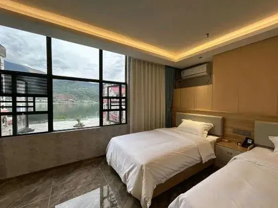 Яань: Hanyuan Lake View Homestay