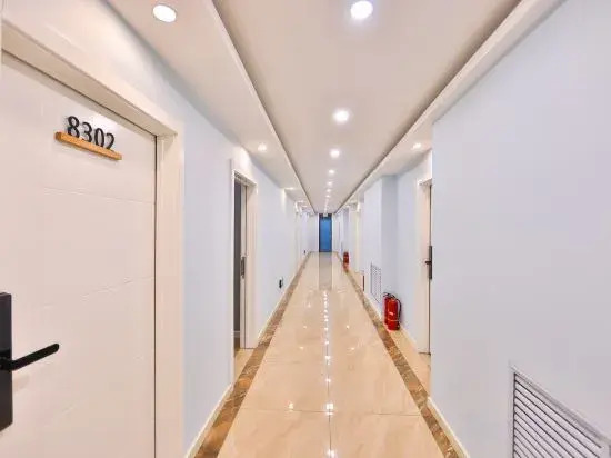 Хуньчунь: Hunchun Wanghong Building Film and Television Homestay