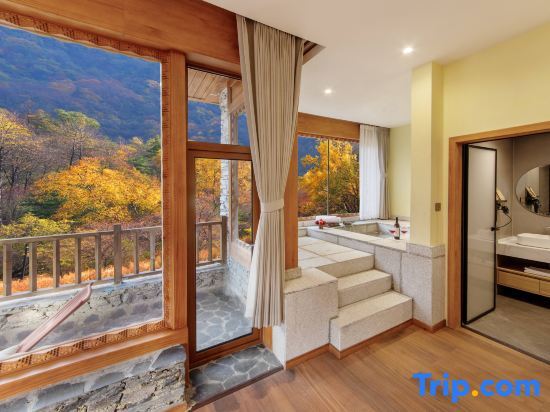 Гу'эргоу: Lixian Gu'ergou Xiangjia Yuzong Homestay