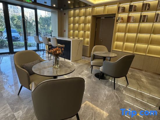 Куньмин: Days Select Wyndham Hotel (Kunming Dianchi Convention and Exhibition Centre)