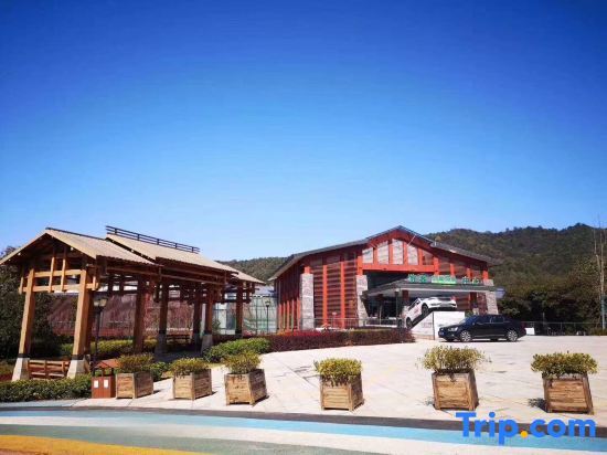 Xiangtan Tuju Camping Shanye Resort RV Homestay — фото 1
