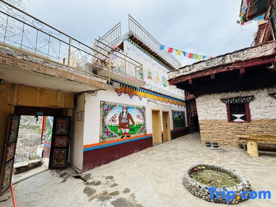 Данба: Danba Daughter Qing Manor (Jiaju Zangzhai No.1 Environmenttai Branch)