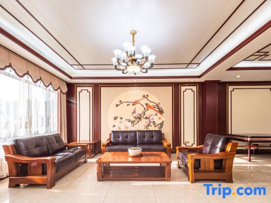 Xuancheng: Ningguo Hongcun Riverside Homestay