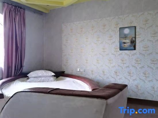 Цицикар: Xiaohonglou Hotel, Luohe