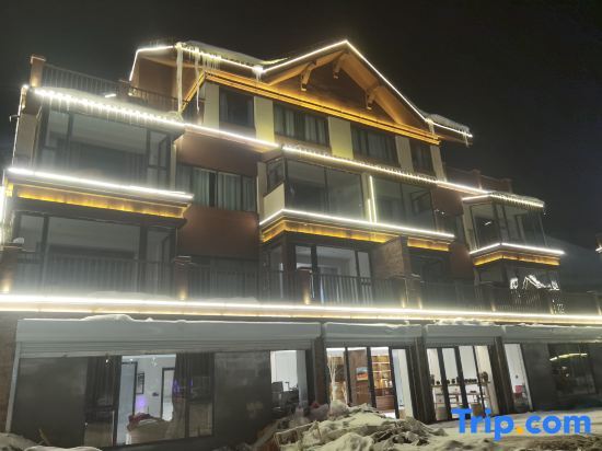 Altai Riverside Shanfeng Homestay (Jiangjunshan International Ski Resort) — фото 1