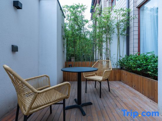 Цзюцзян: Julong Town Hostel