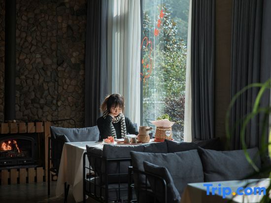 Хучжоу: Yunshang Grassland·Shanshengyishe·180° Mountain View Wild Luxury Private Soup