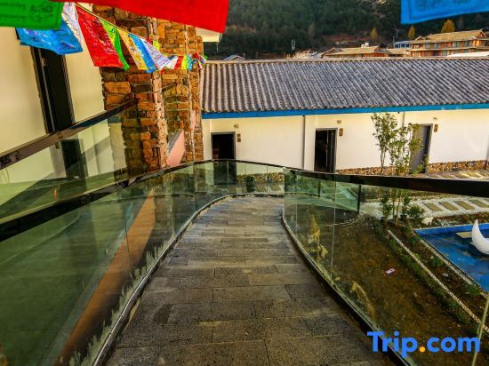 Lugu Lake Lanbo Bay exclusive courtyard — фото 1