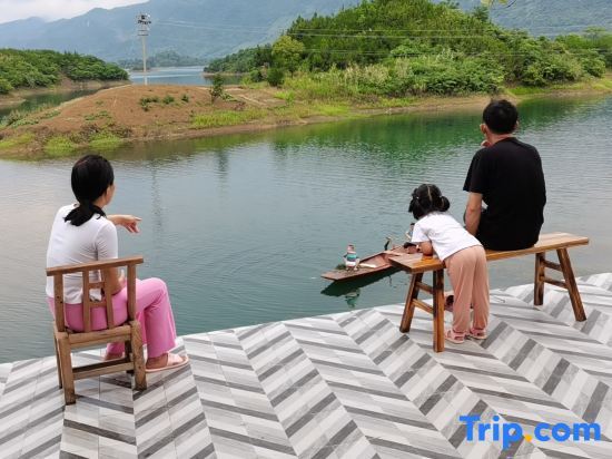Хуанши: Xiandaohu Xitian Yueshang Homestay