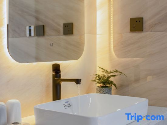 Лицзян: Lugulake  Jinseli Sunshine Homestay