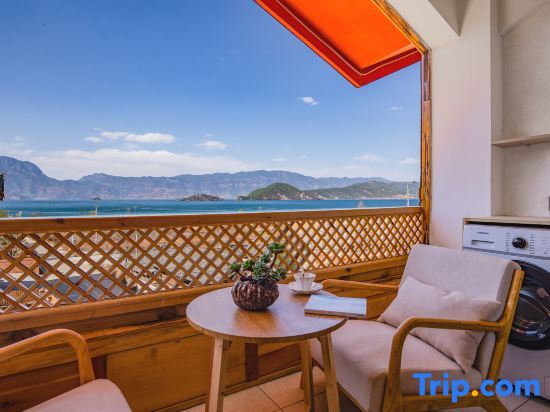 Лицзян: Lugulake  Jinseli Sunshine Homestay
