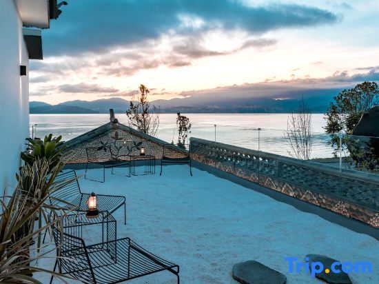 Дали: Dali Floating Residential Area Sea view courtyard
