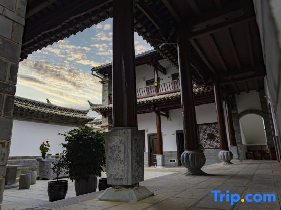 Цзяньшуй: Jianshui Taoyuan Mountain Residence Inn
