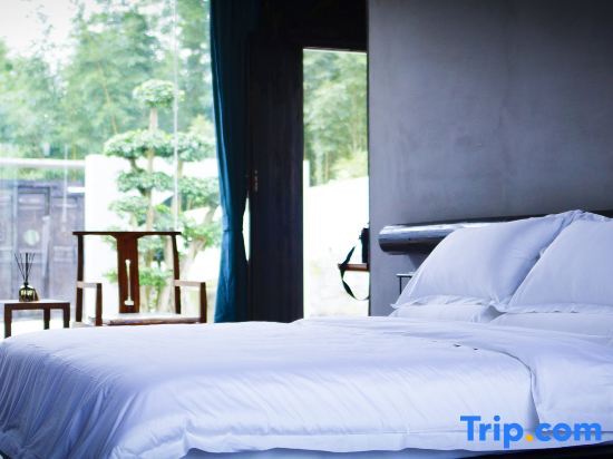 Лешан: Emeishan Liangchu Tiansi Tang Homestay