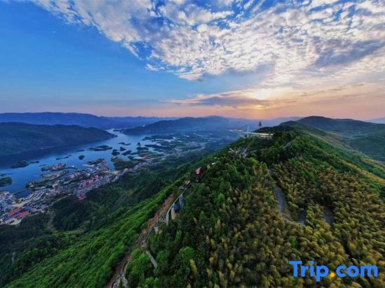Хуанши: Xiandao Lake Four Seasons Lakeside Hotel (Sky City Scenic Area)