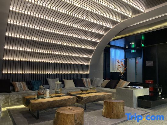 Урумчи: Urumqi Hongguang Mountain Convention and Exhibition Center Manxin Hotel