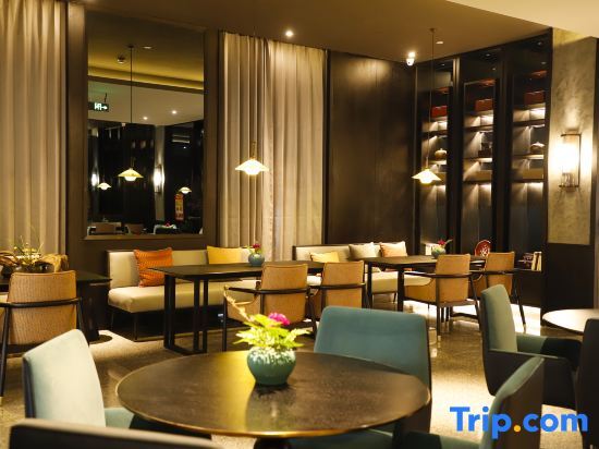 Урумчи: Urumqi Hongguang Mountain Convention and Exhibition Center Manxin Hotel