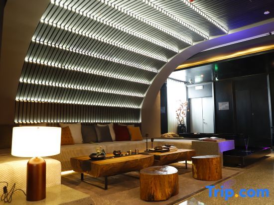 Урумчи: Urumqi Hongguang Mountain Convention and Exhibition Center Manxin Hotel