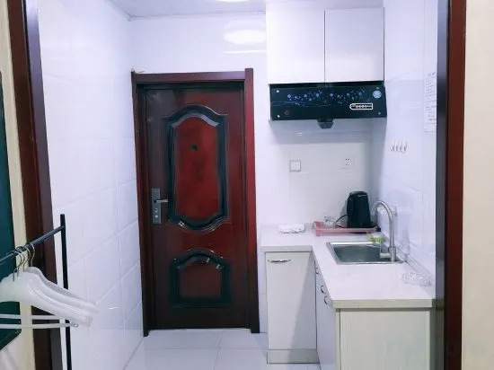 Хуньчунь: Tianhong Apartment