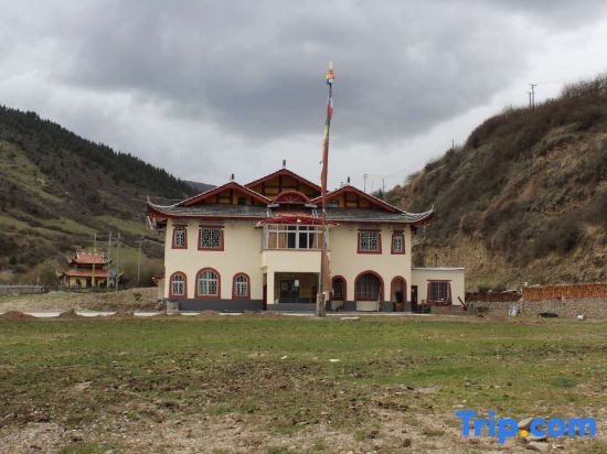 Songpangesan Riverside Tibetan House — фото 1