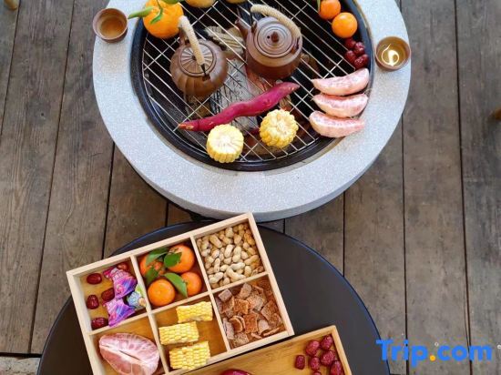Чэнду: Qingcheng Mountain Know Village Private Tang Homestay