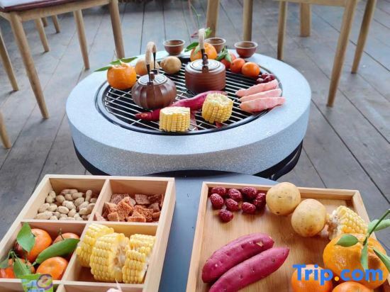Чэнду: Qingcheng Mountain Know Village Private Tang Homestay