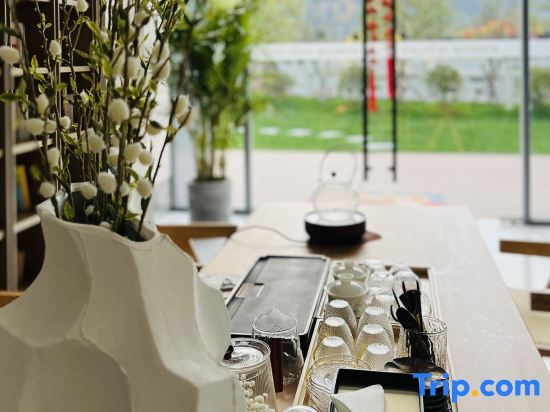 Тайчжоу: Rongyue Xianju  16 Rooms On the Weir