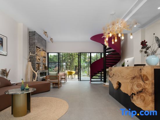 Чэнду: Heyin Jinxi Hot Spring Resort Homestay
