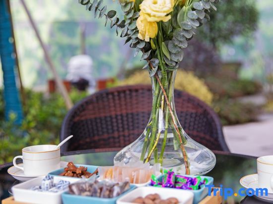 Хучжоу: Anji Zhuyin Wild Luxury Holiday Homestay (Hello Kitty)