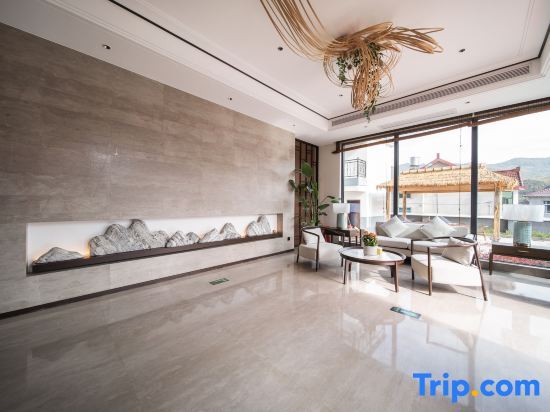 Хучжоу: Anji Zhuyin Wild Luxury Holiday Homestay (Hello Kitty)