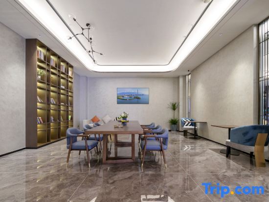 Цзюцзян: Country Inn & Suites by Radisson, Jiujiang BALIHU International Automobile City